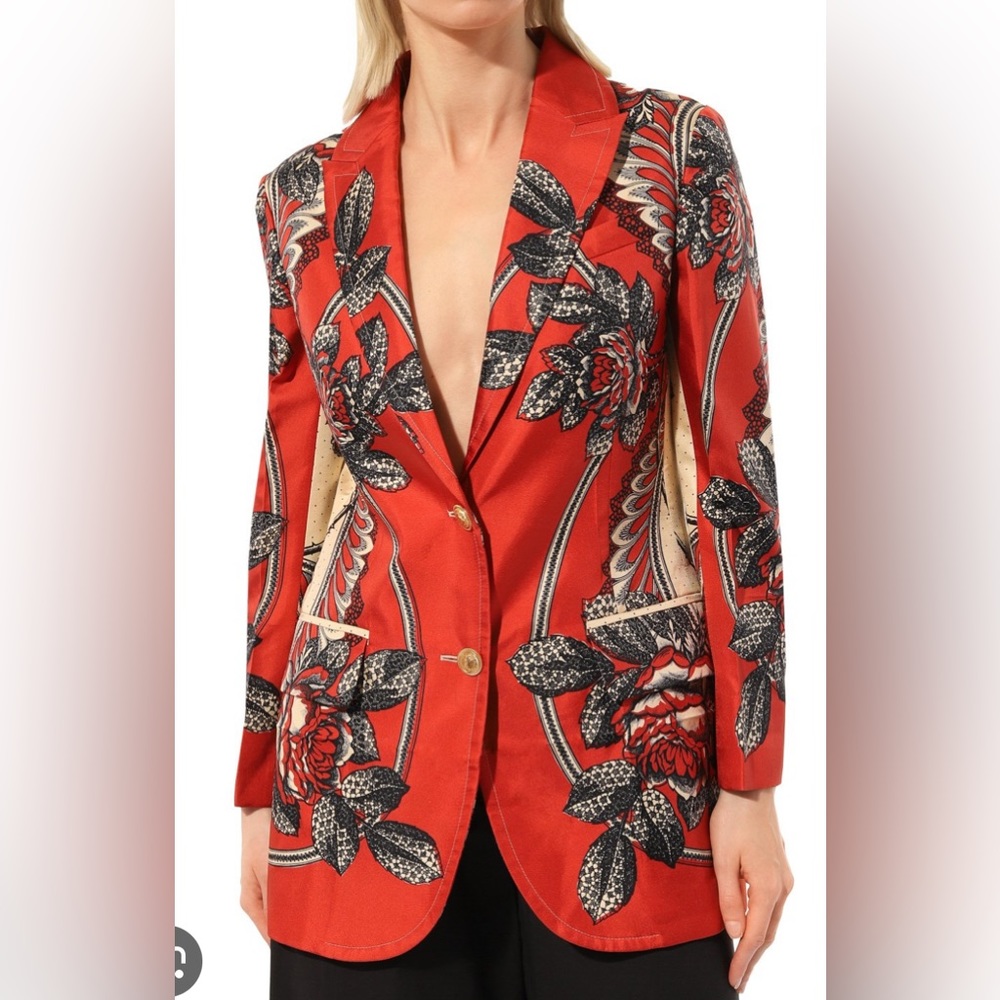 Lightly worn Gucci silk womens blazer